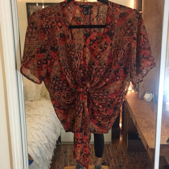 Abstract pattern sheer tie top - Picture 5 of 8